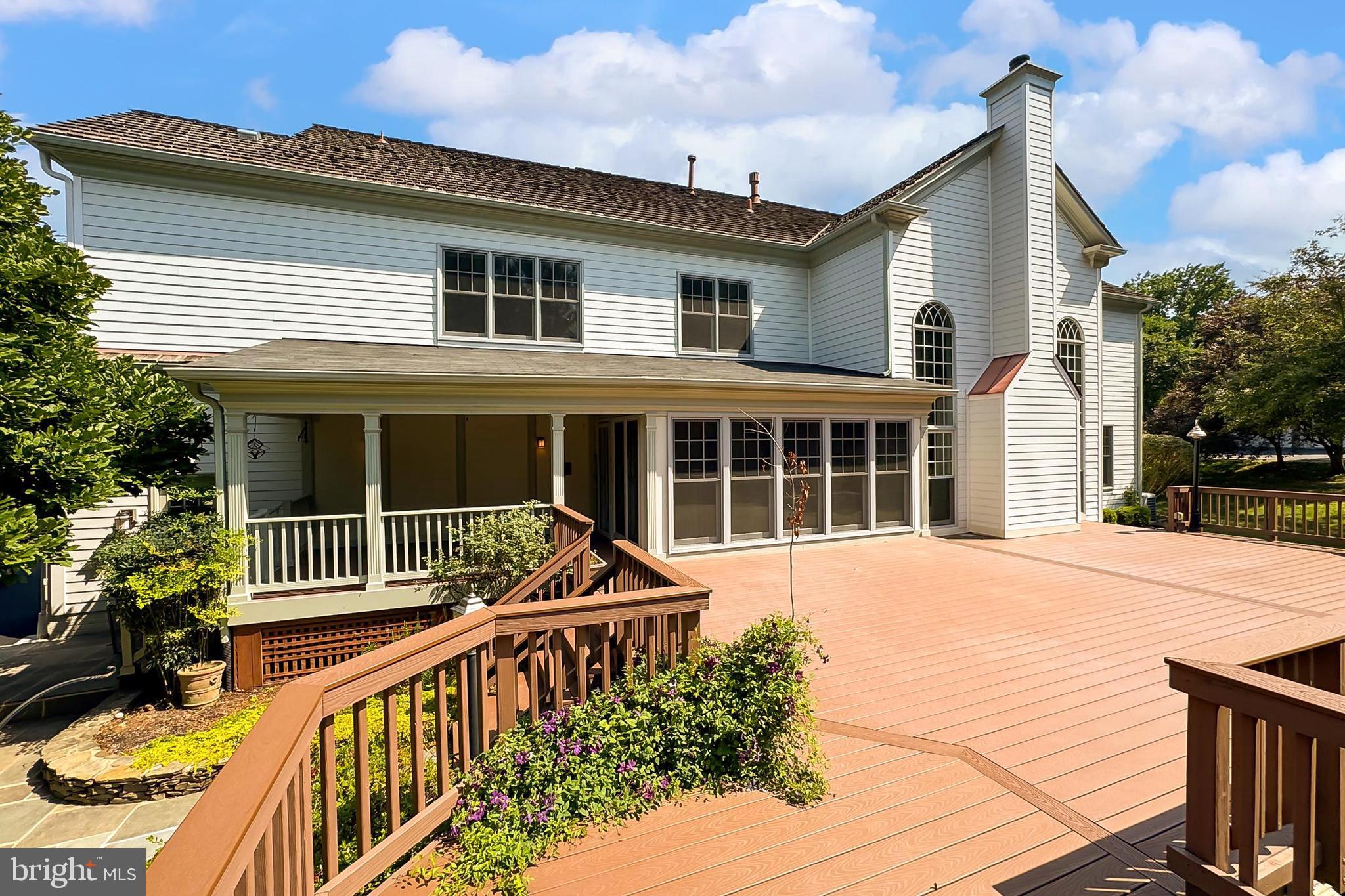 FALLS POINTE - Residential