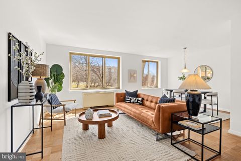 Photo of 3000 Spout Run Parkway #D405, ARLINGTON, VA 22201 (MLS # VAAR2069942)