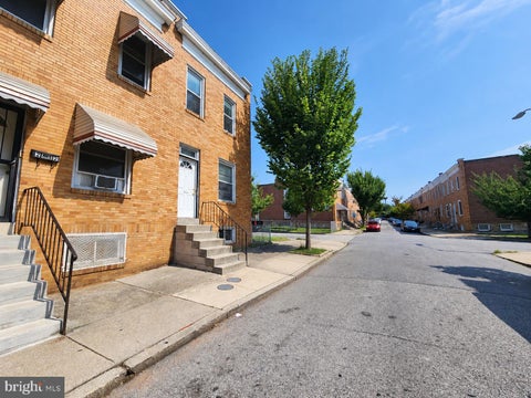 Townhouse For Sale - 2634 Mura Street<br/> BALTIMORE, MD 21213