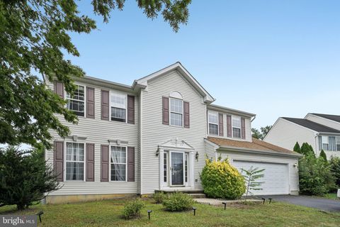Photo of 1 Dalton Drive, NEWARK, DE 19702 (MLS # DENC2090142)