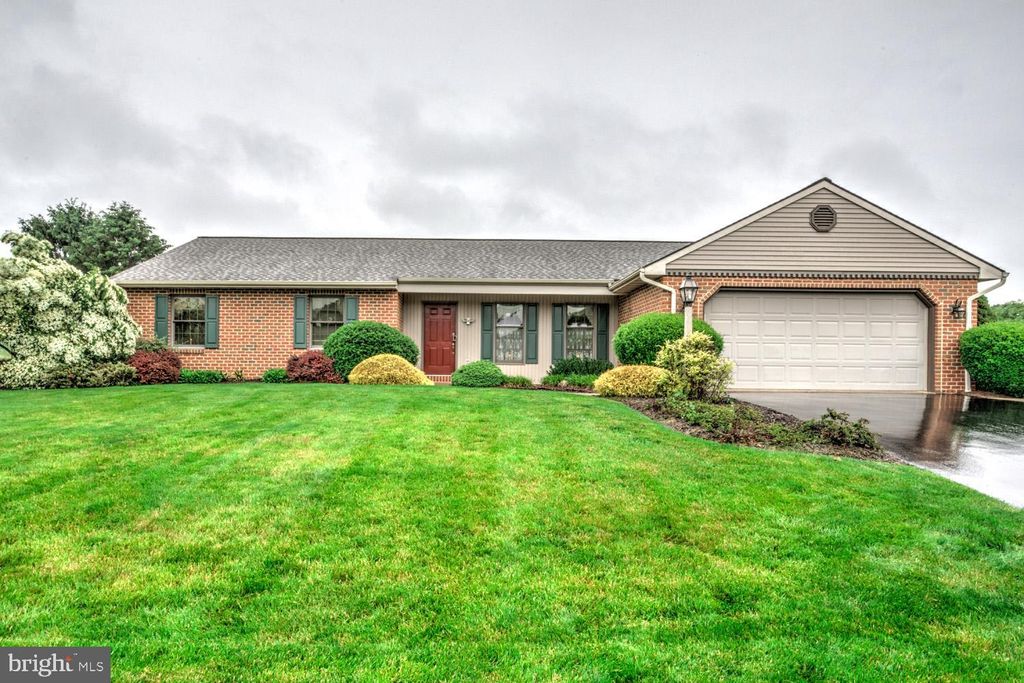 Photo of 7 Kurtz Drive, LITITZ, PA 17543 (MLS # PALA2072228)