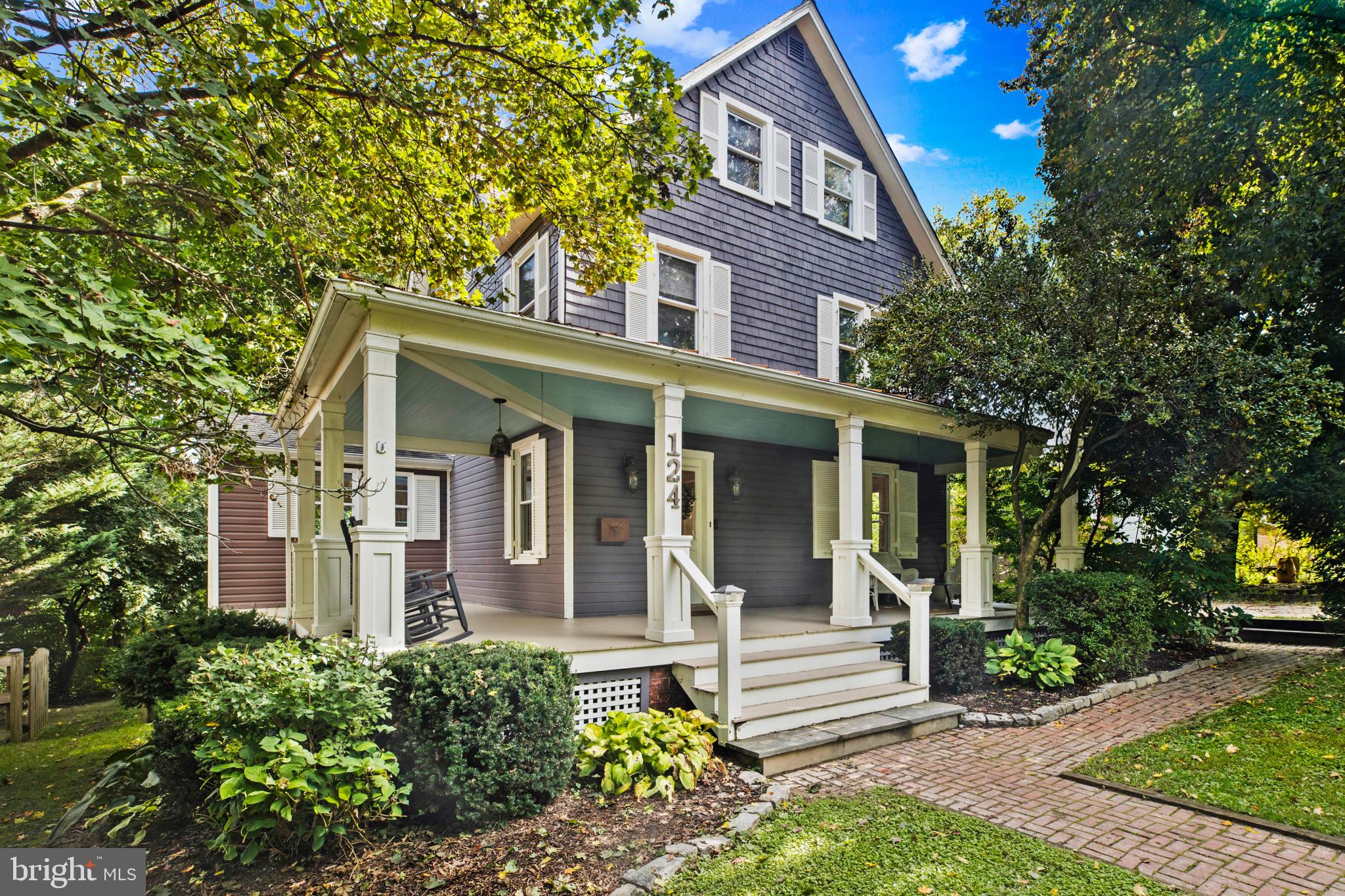 124 ROSEWOOD AVENUE