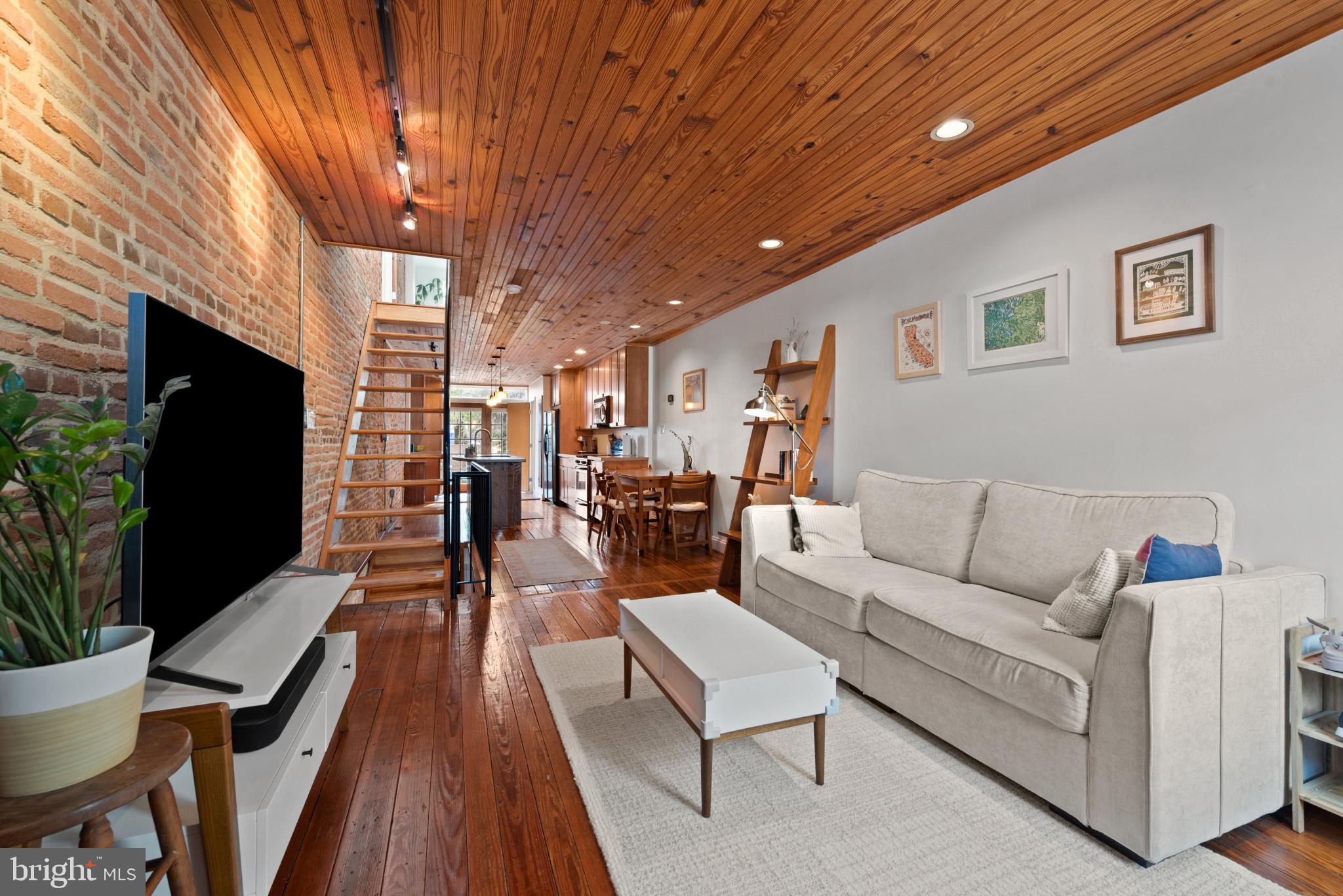 1535 MARSHALL STREET