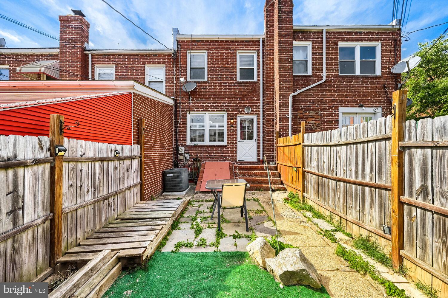 EASTWOOD - Residential