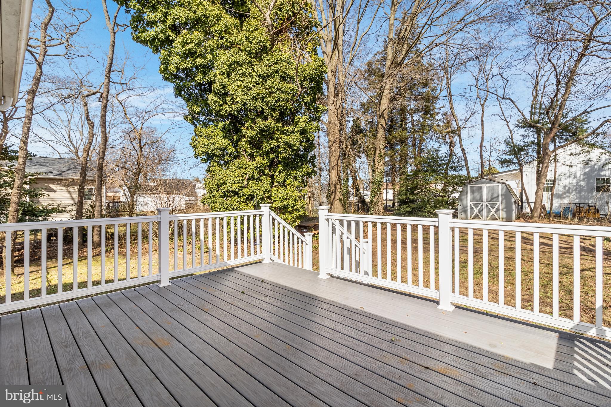 GOLDEN BEACH - Residential