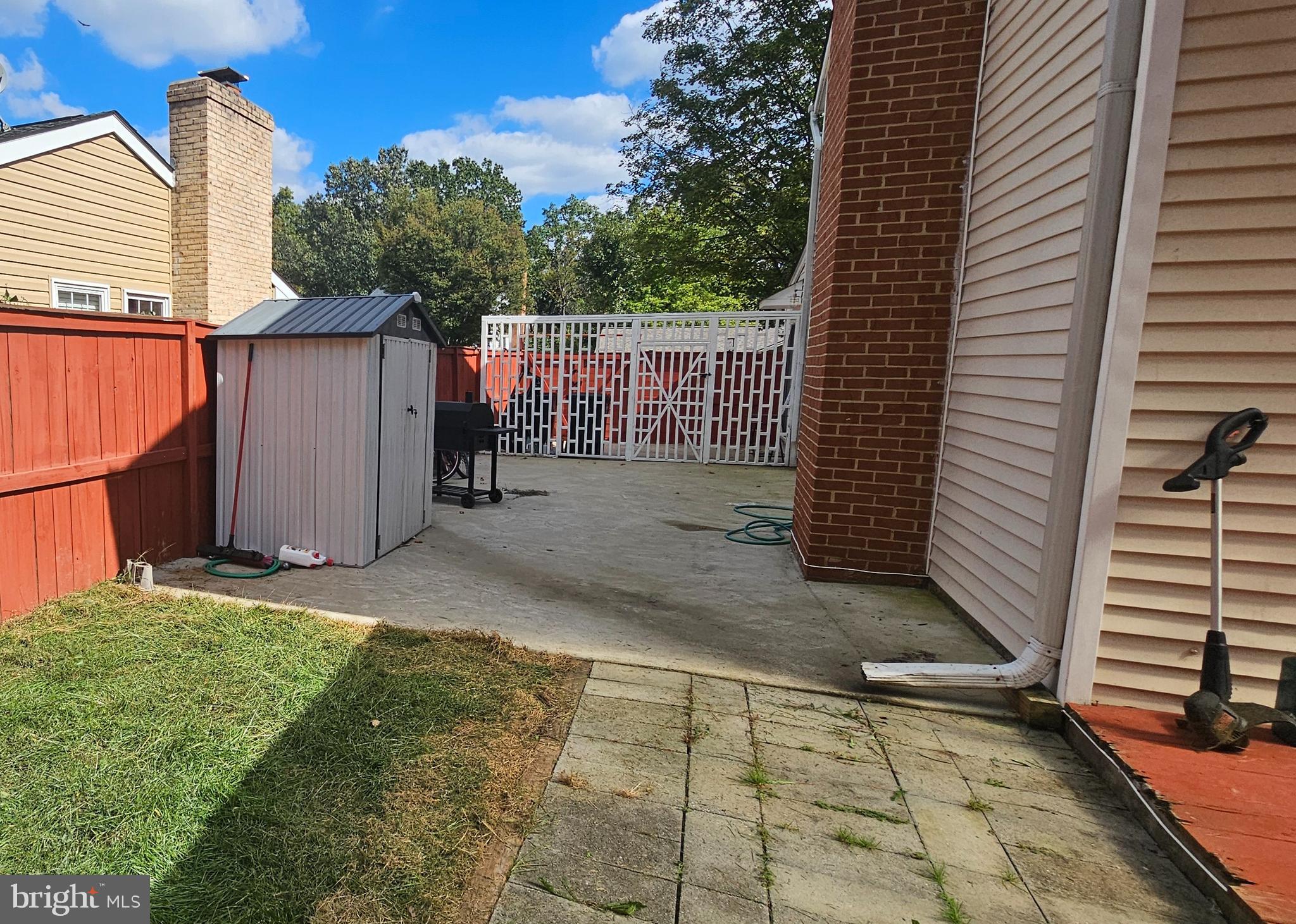 SUGARLAND RUN - Residential Lease