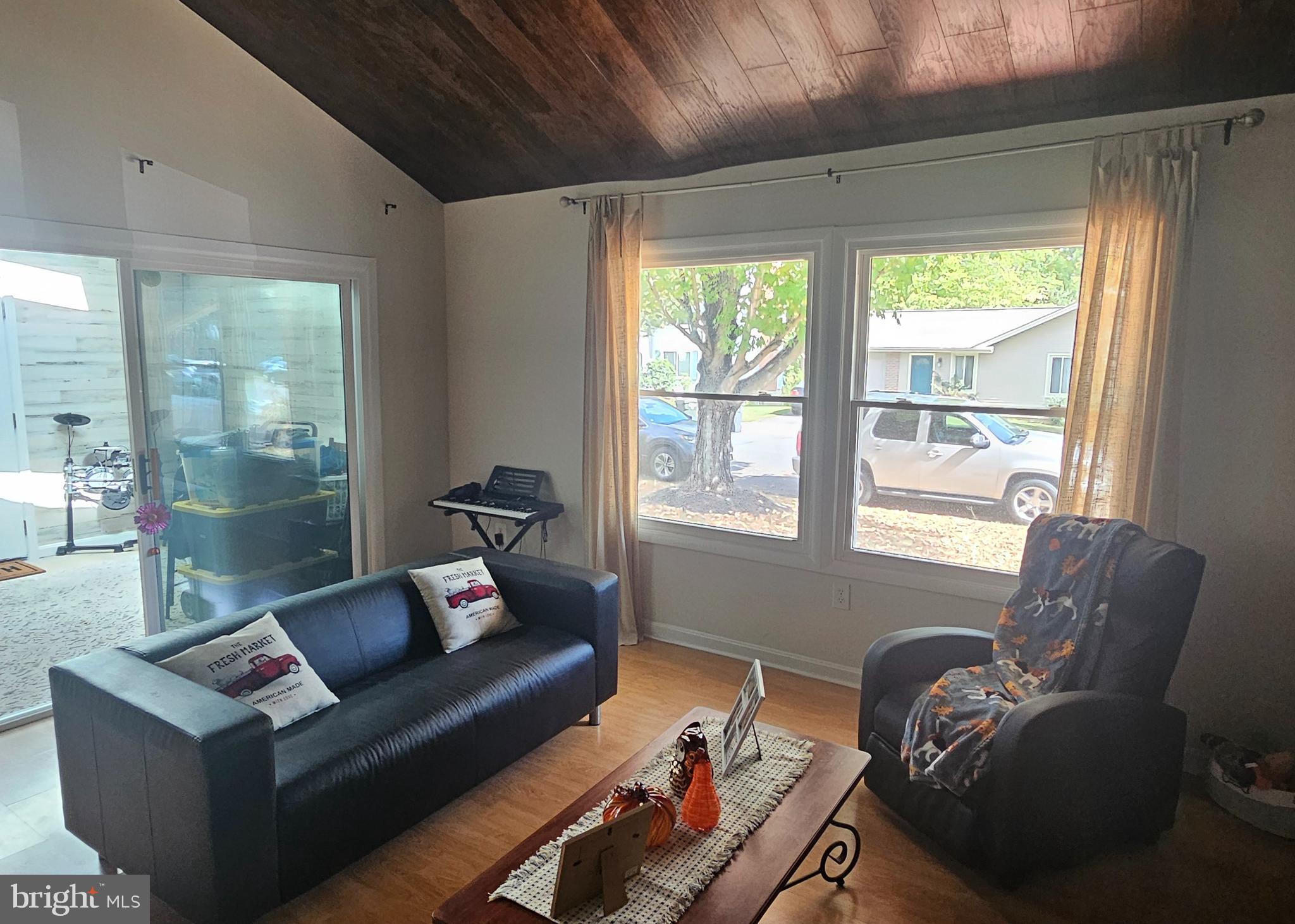 SUGARLAND RUN - Residential Lease