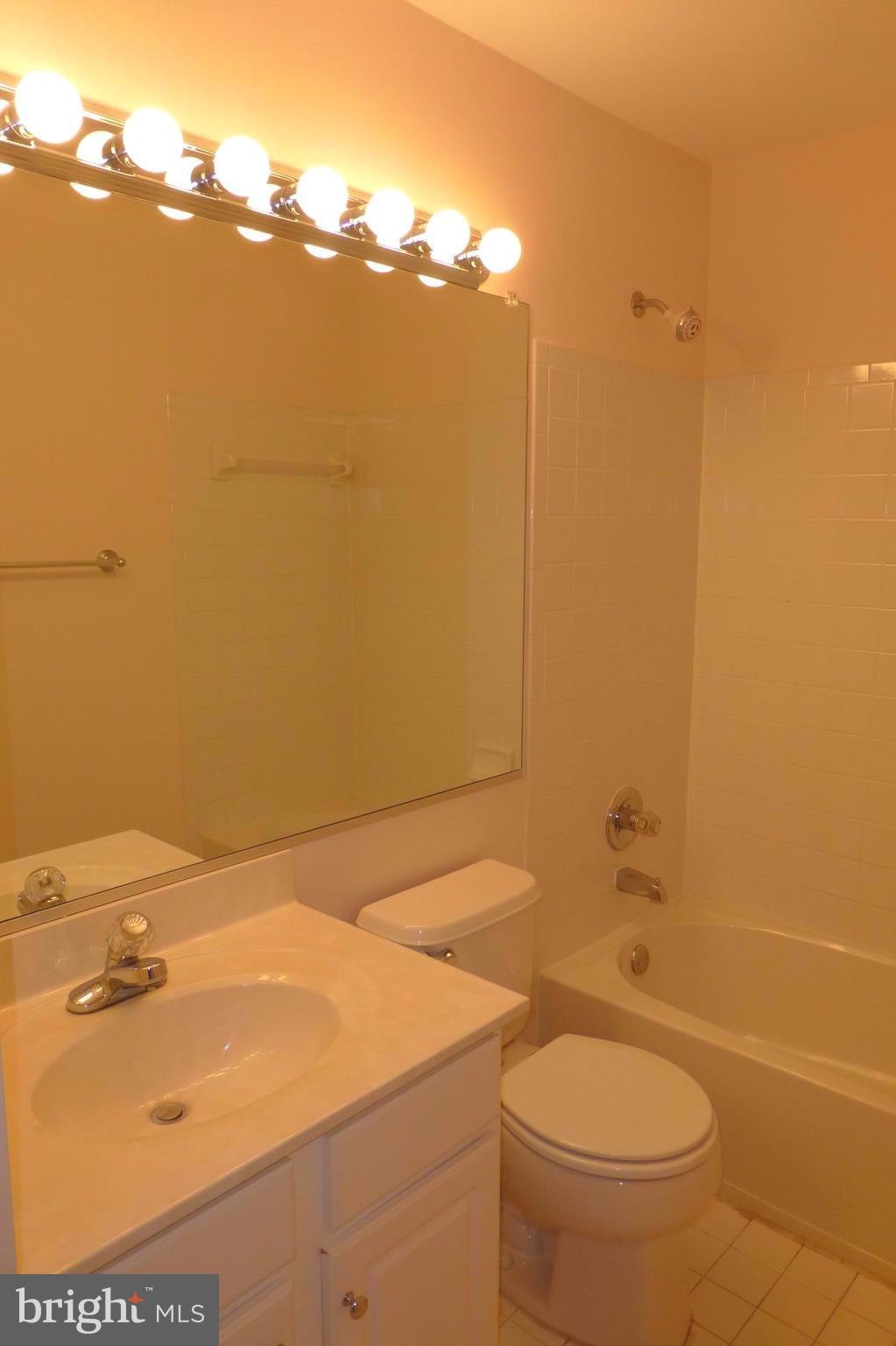 SOUTH RIDING - Residential Lease