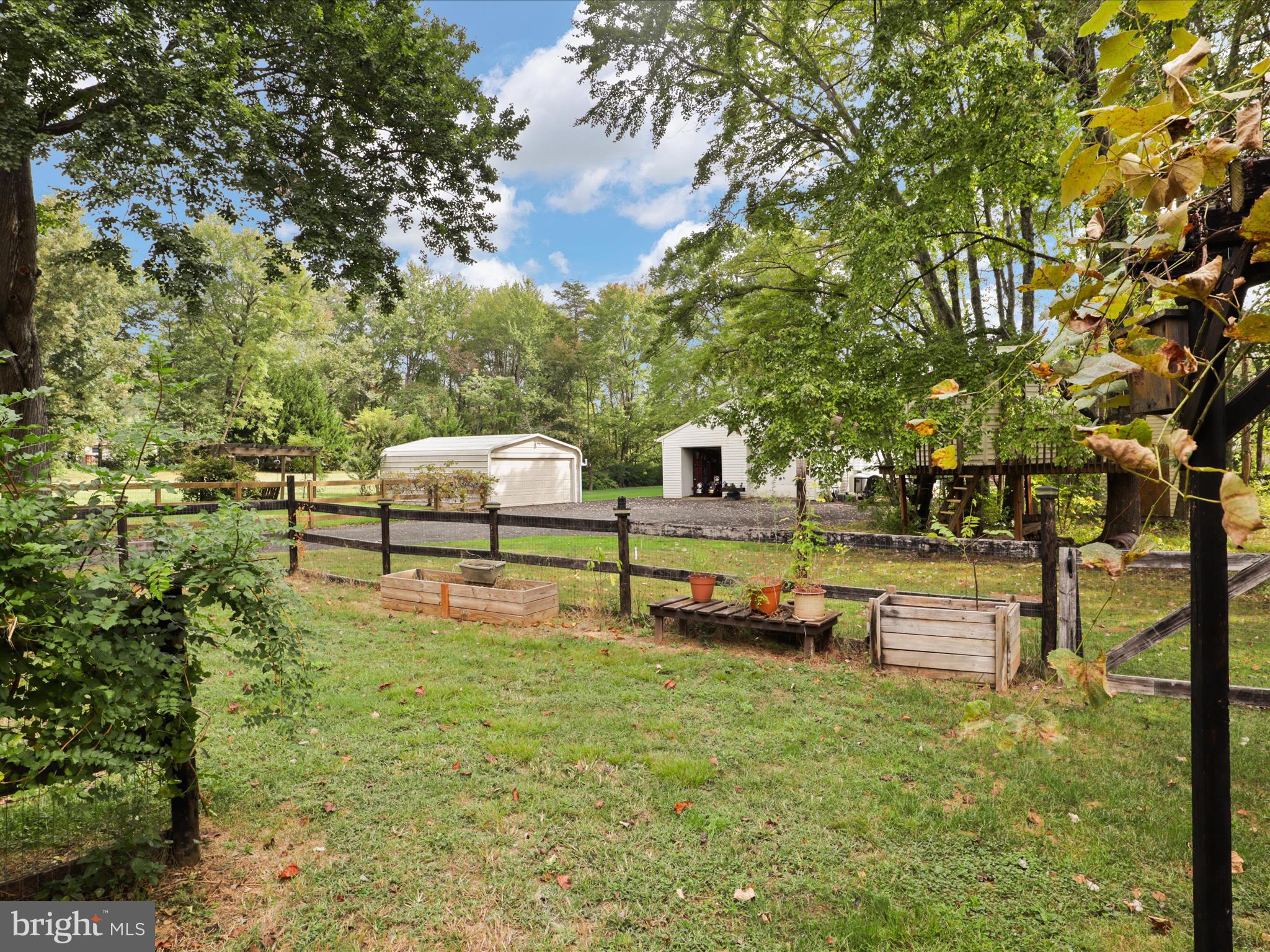 GAINESVILLE ACRES - Residential