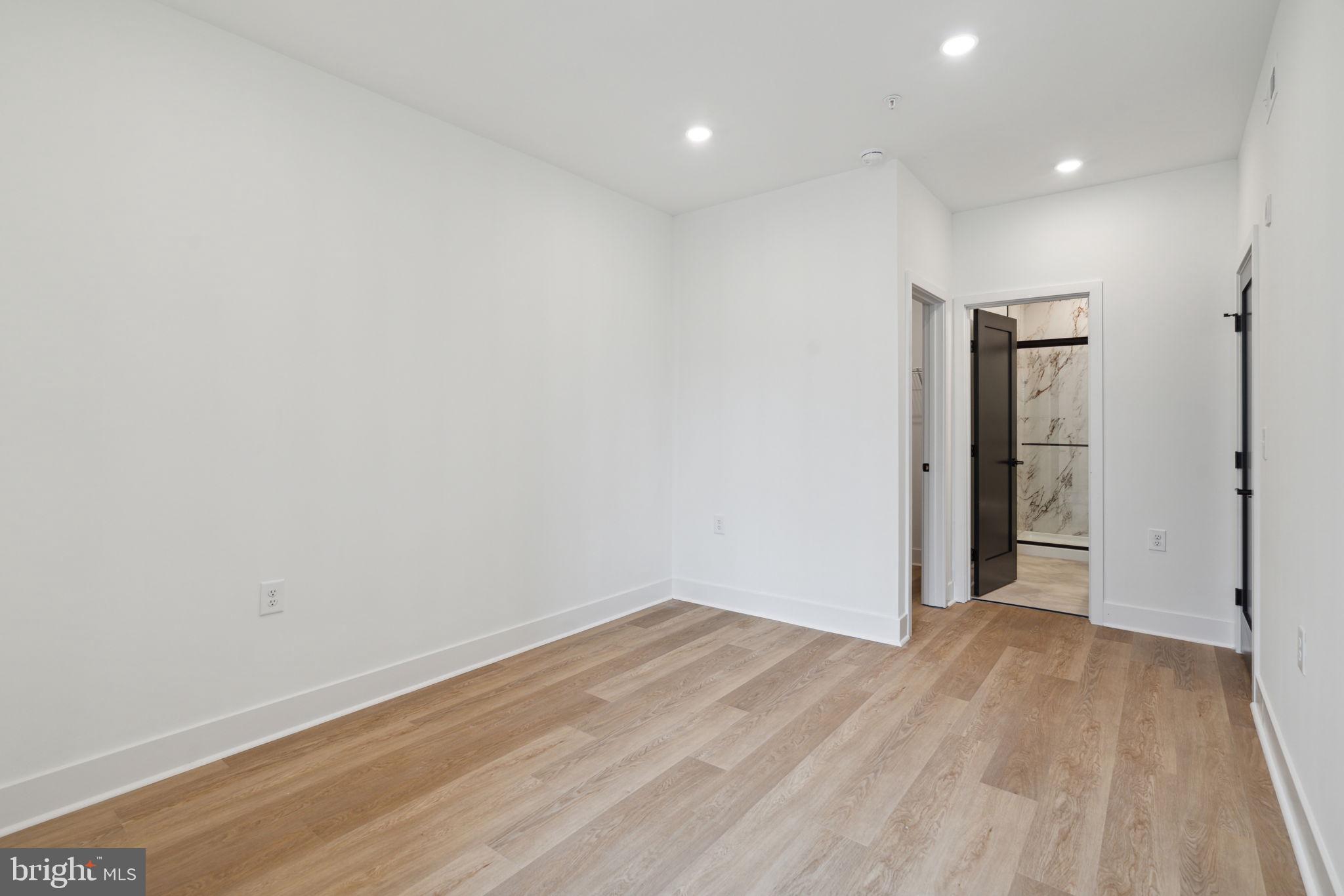 FERN ROCK - Residential Lease