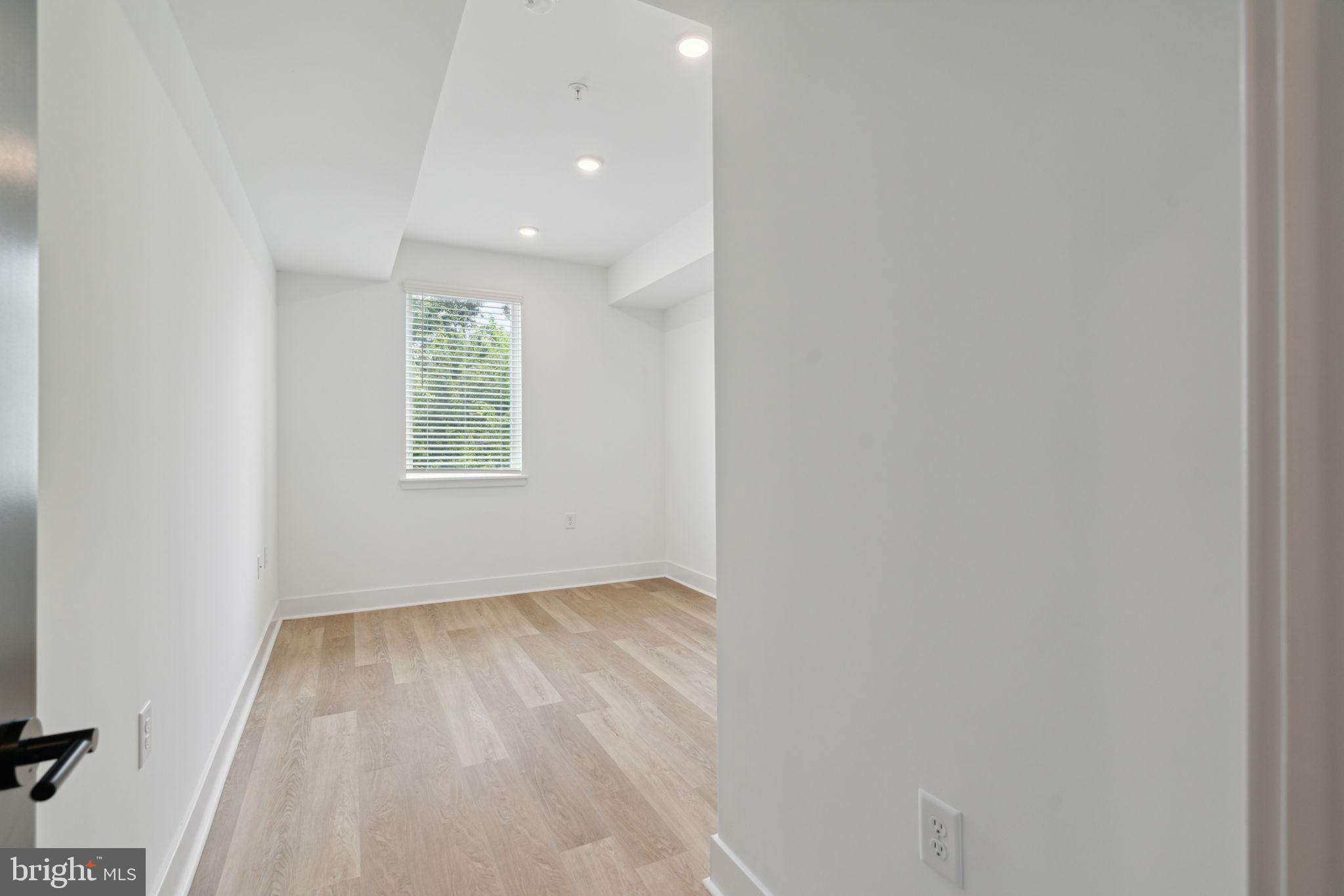 FERN ROCK - Residential Lease