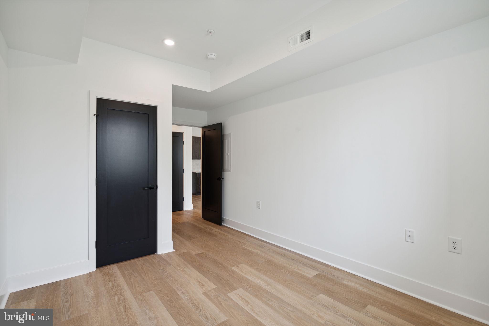 FERN ROCK - Residential Lease