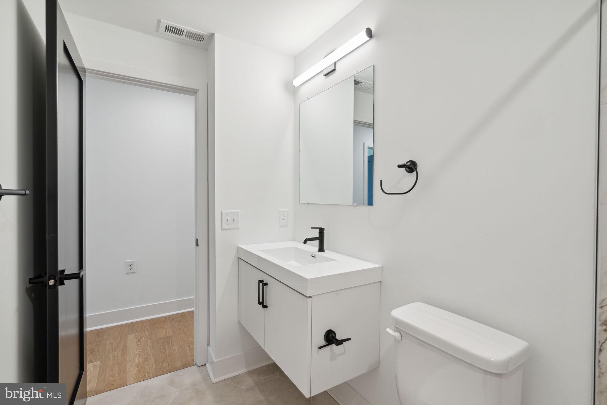 FERN ROCK - Residential Lease