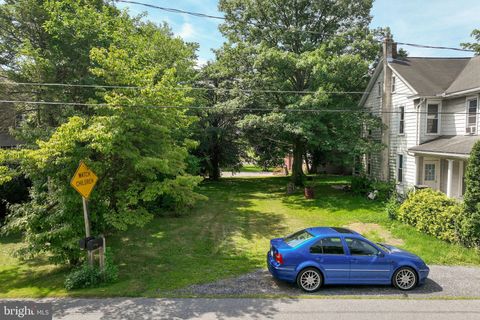 Photo of 116 HEISEY AVE, ELIZABETHTOWN, PA 17022 (MLS # PALA2021864)