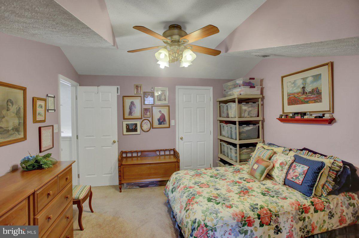 WHISKEY RUN ESTATES - Residential