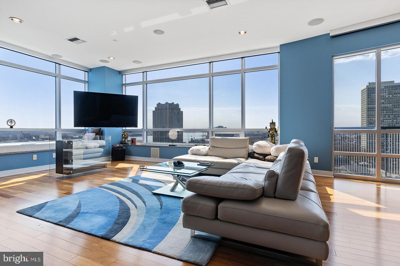 OLD CITY - Residential