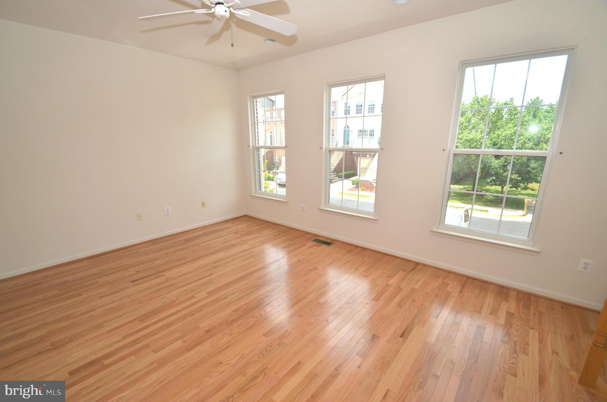ISLAND CREEK - Residential Lease