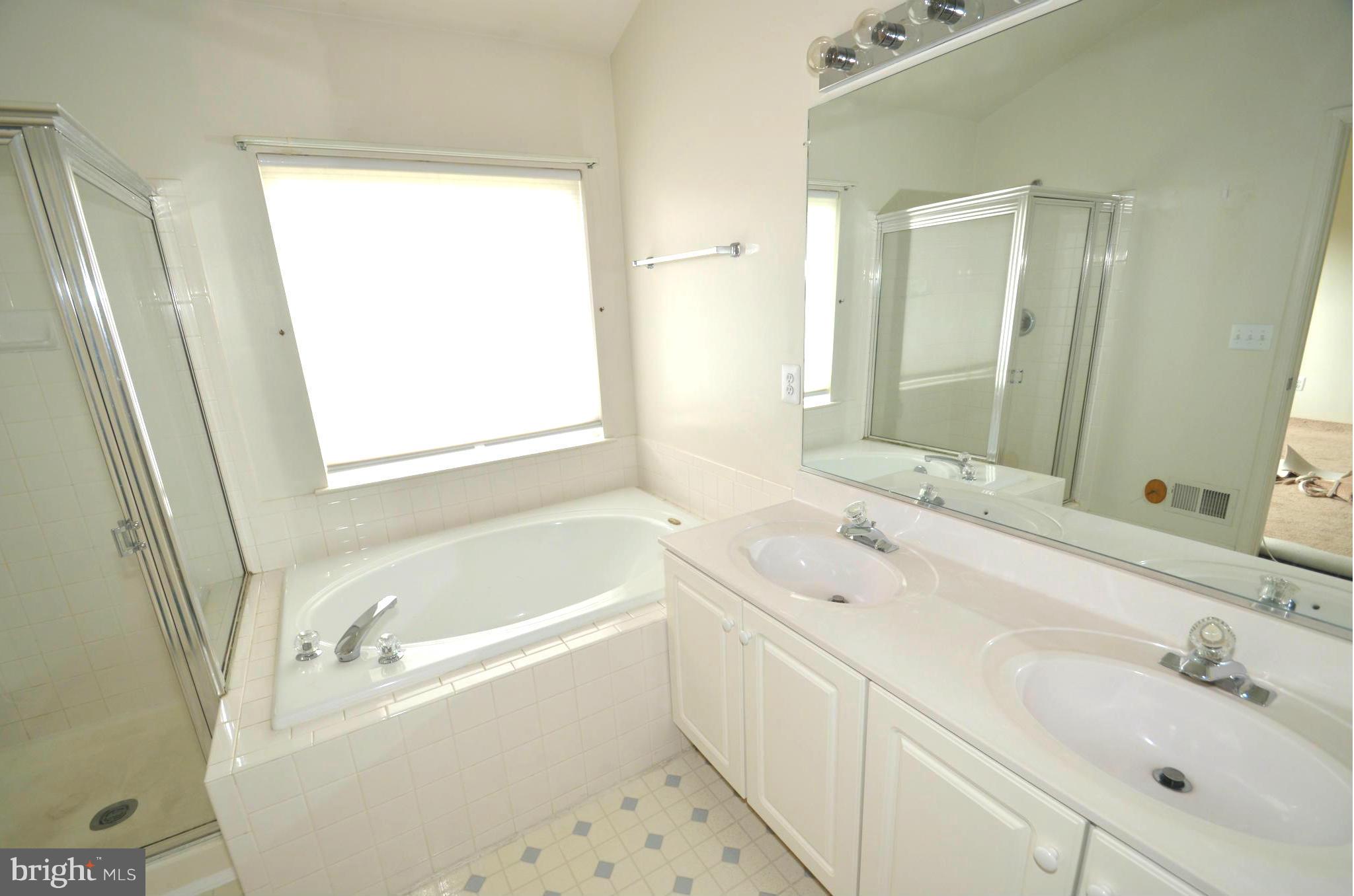 ISLAND CREEK - Residential Lease