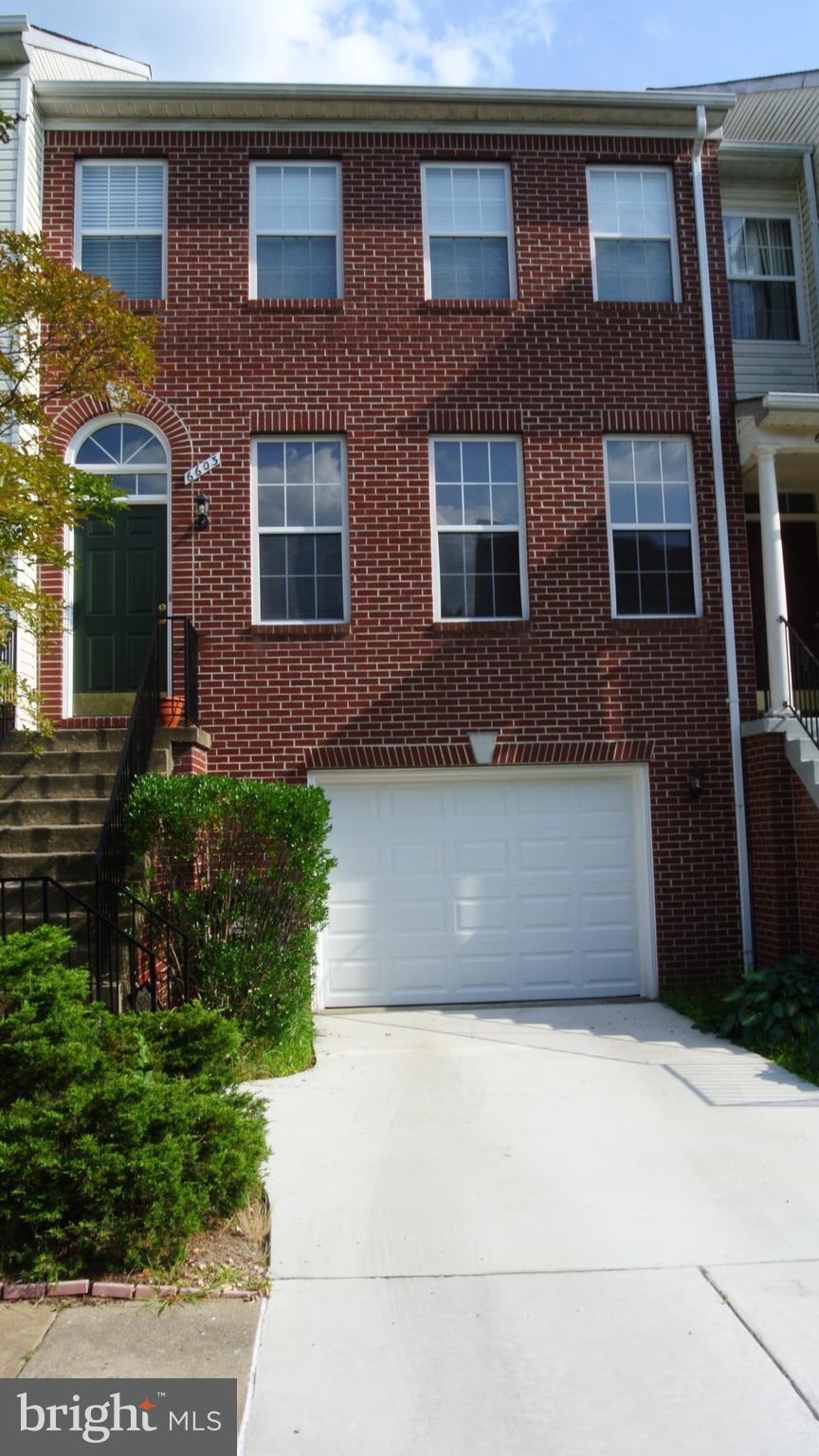 ISLAND CREEK - Residential Lease