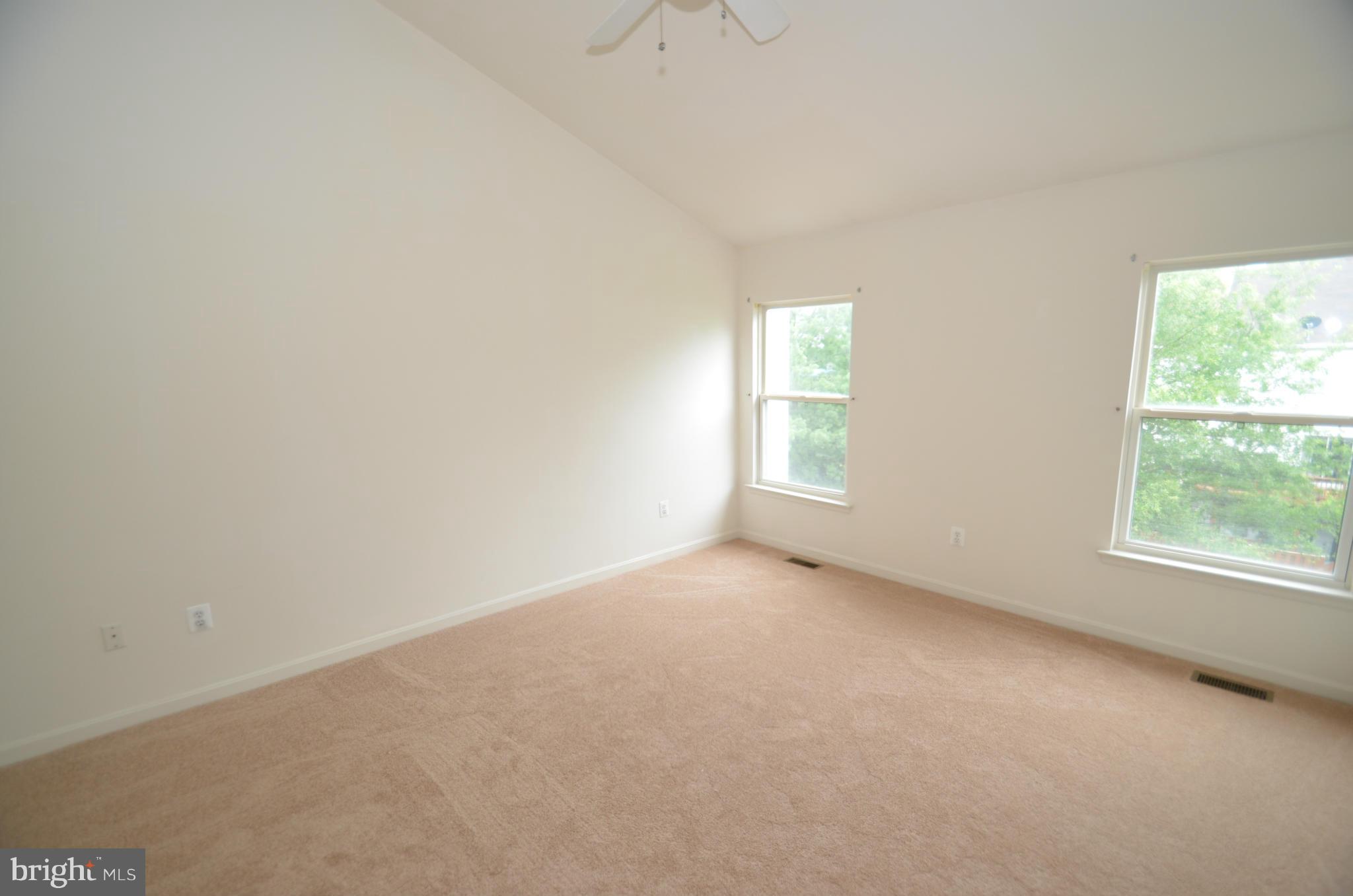 ISLAND CREEK - Residential Lease