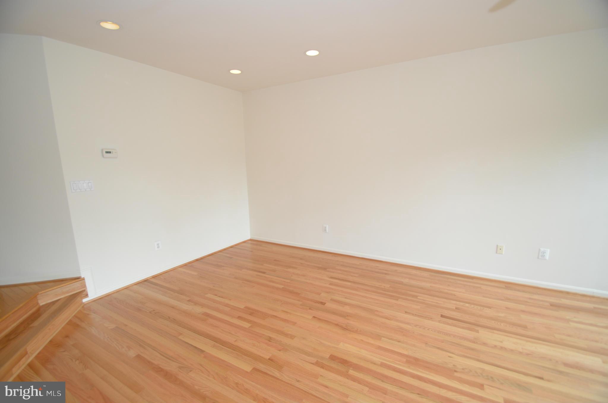 ISLAND CREEK - Residential Lease