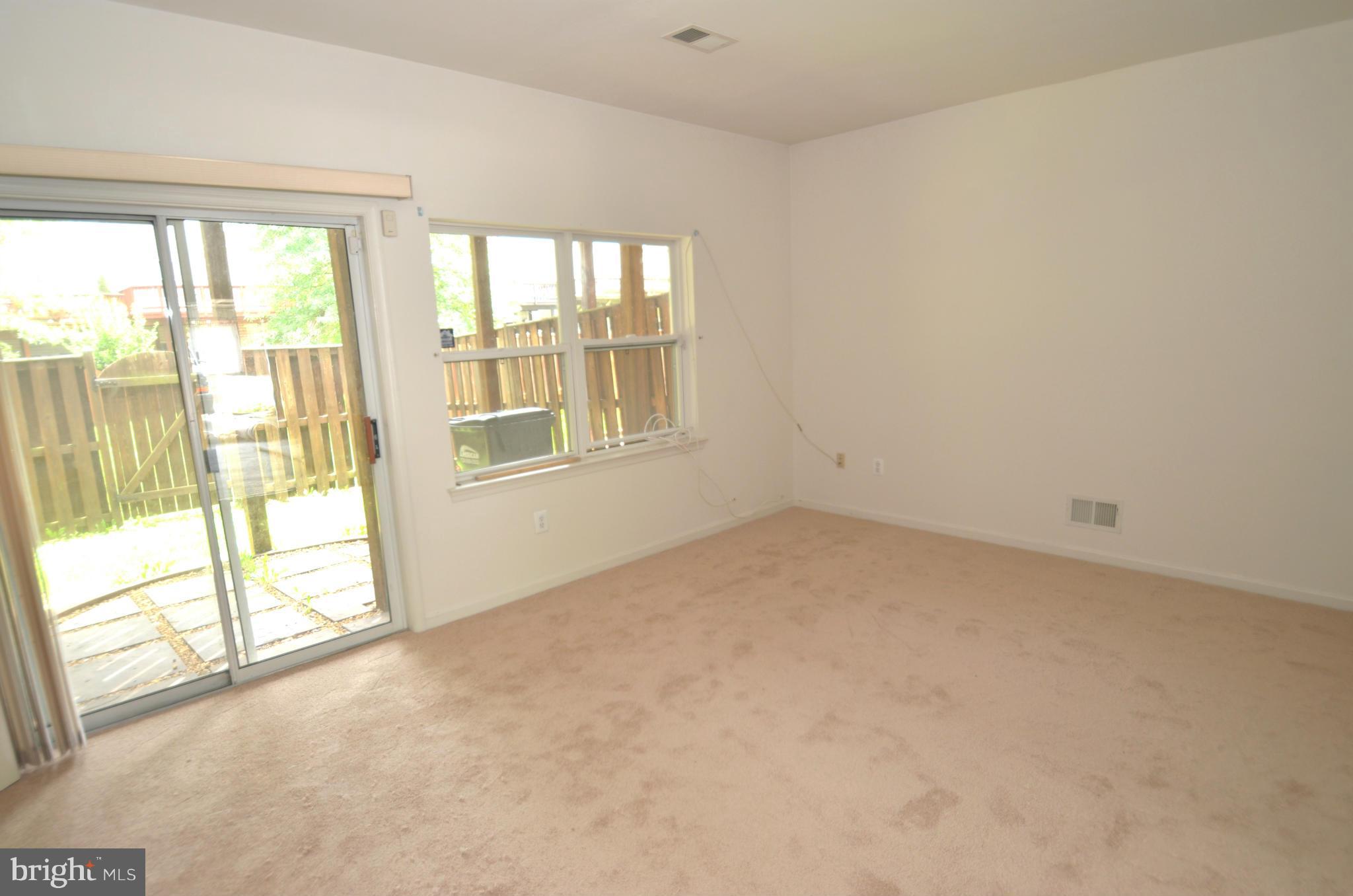 ISLAND CREEK - Residential Lease