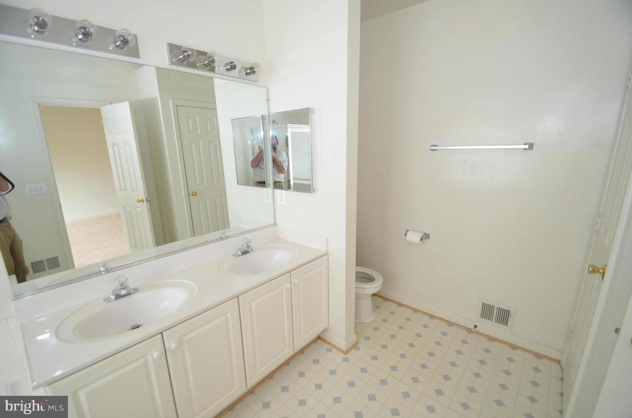 ISLAND CREEK - Residential Lease