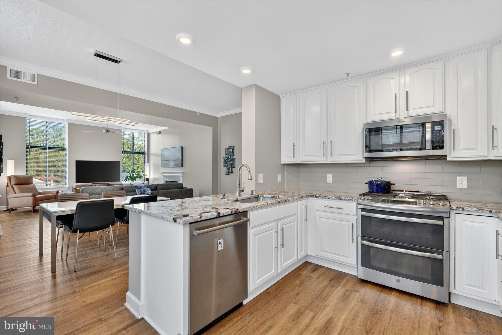 THE BROADWAY - Residential