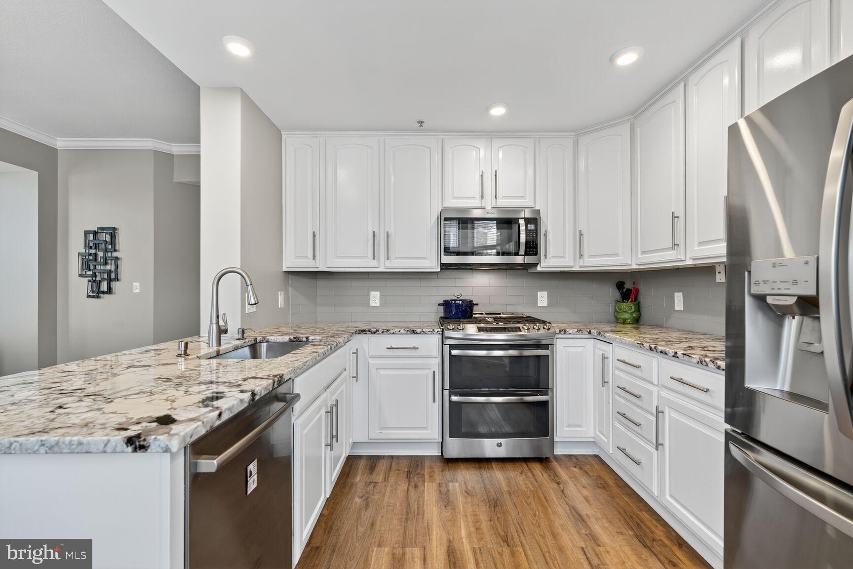 THE BROADWAY - Residential