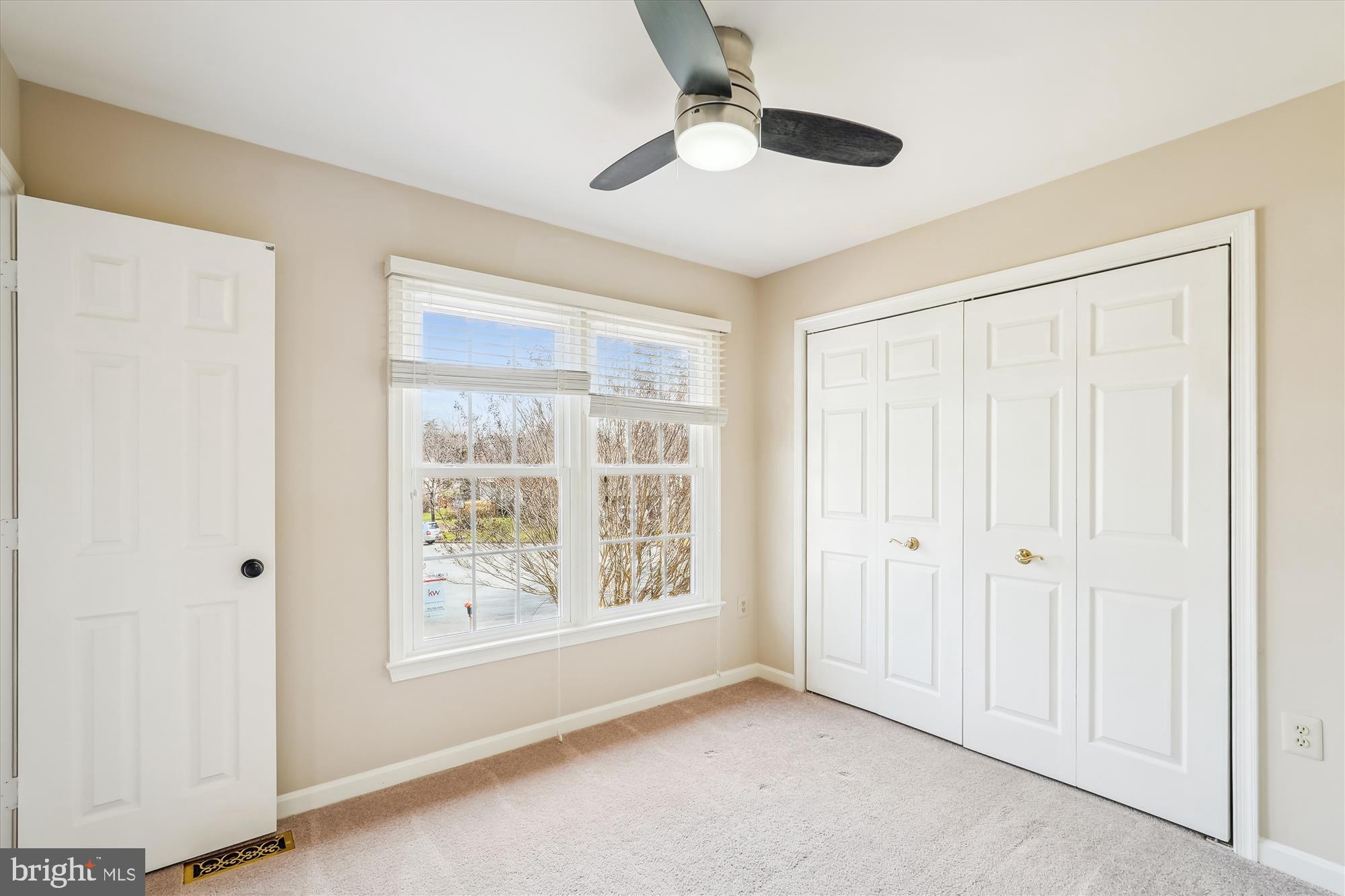 COUNTRYSIDE - Residential