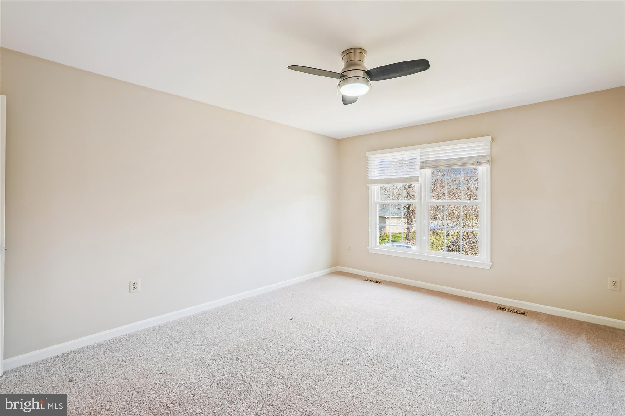 COUNTRYSIDE - Residential