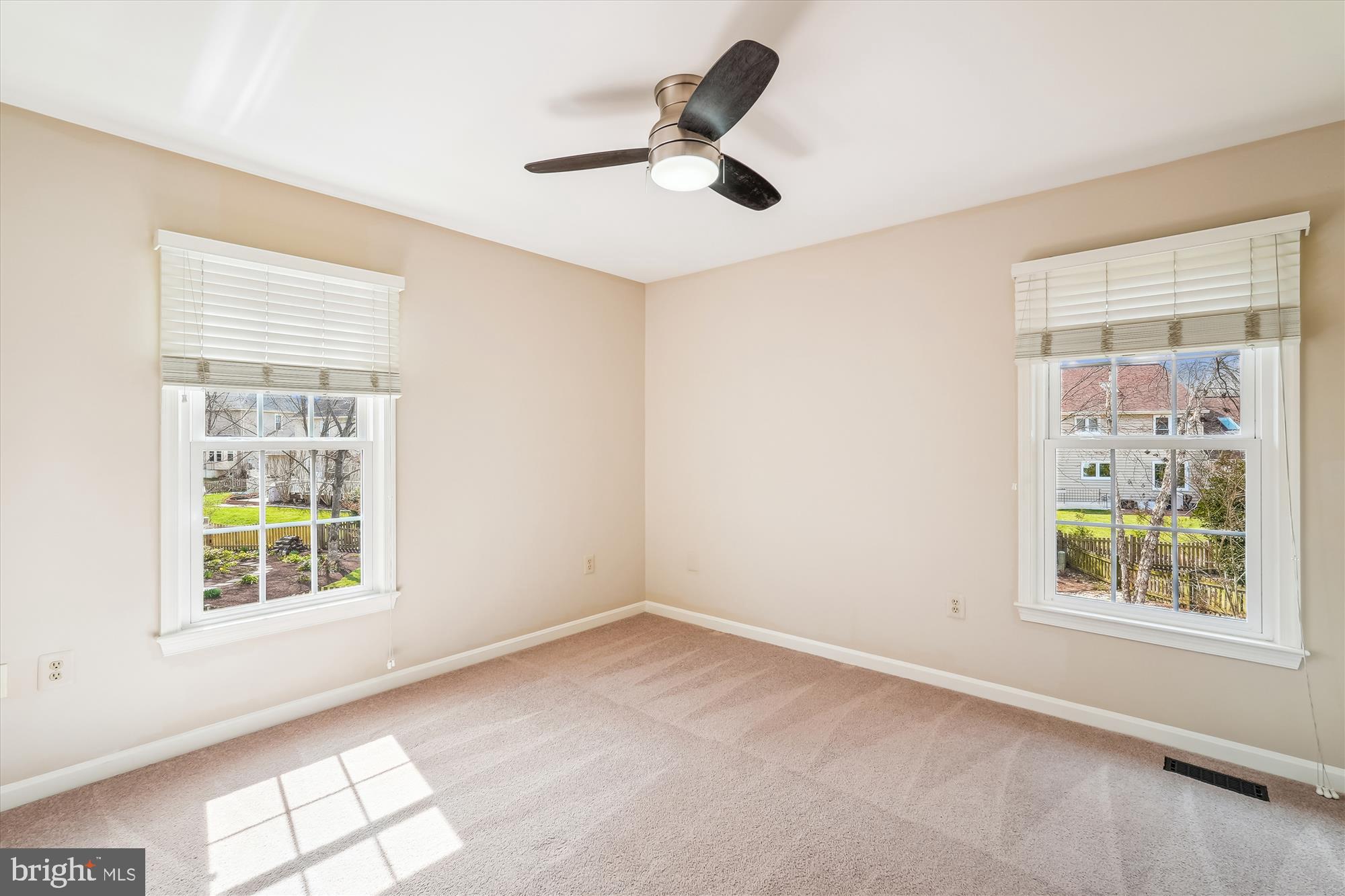 COUNTRYSIDE - Residential