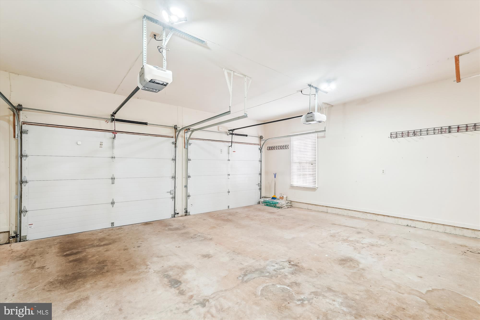 COUNTRYSIDE - Residential