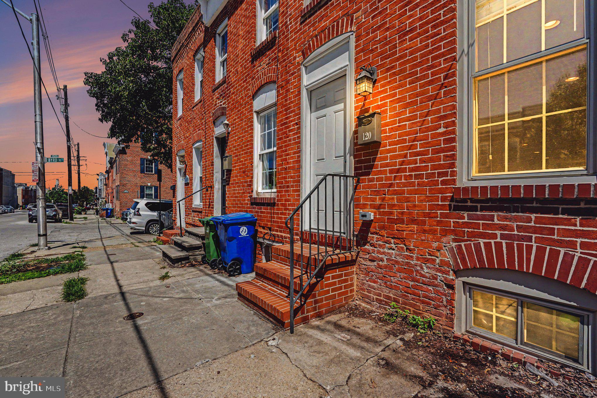 120 E RANDALL STREET