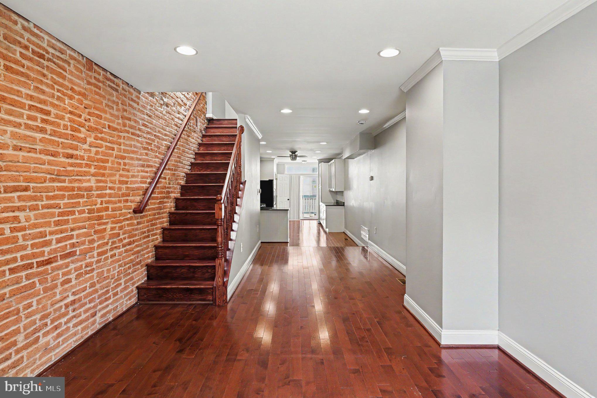 120 E RANDALL STREET