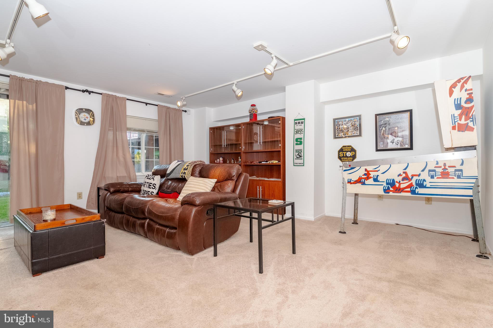 FAIRWINDS - Residential