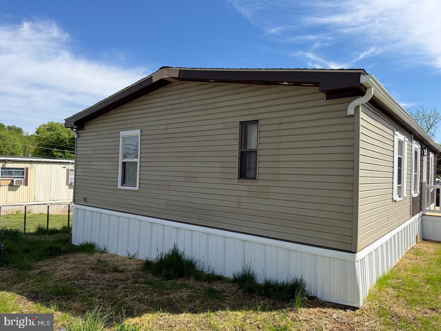 300 RIDGE ROAD 11