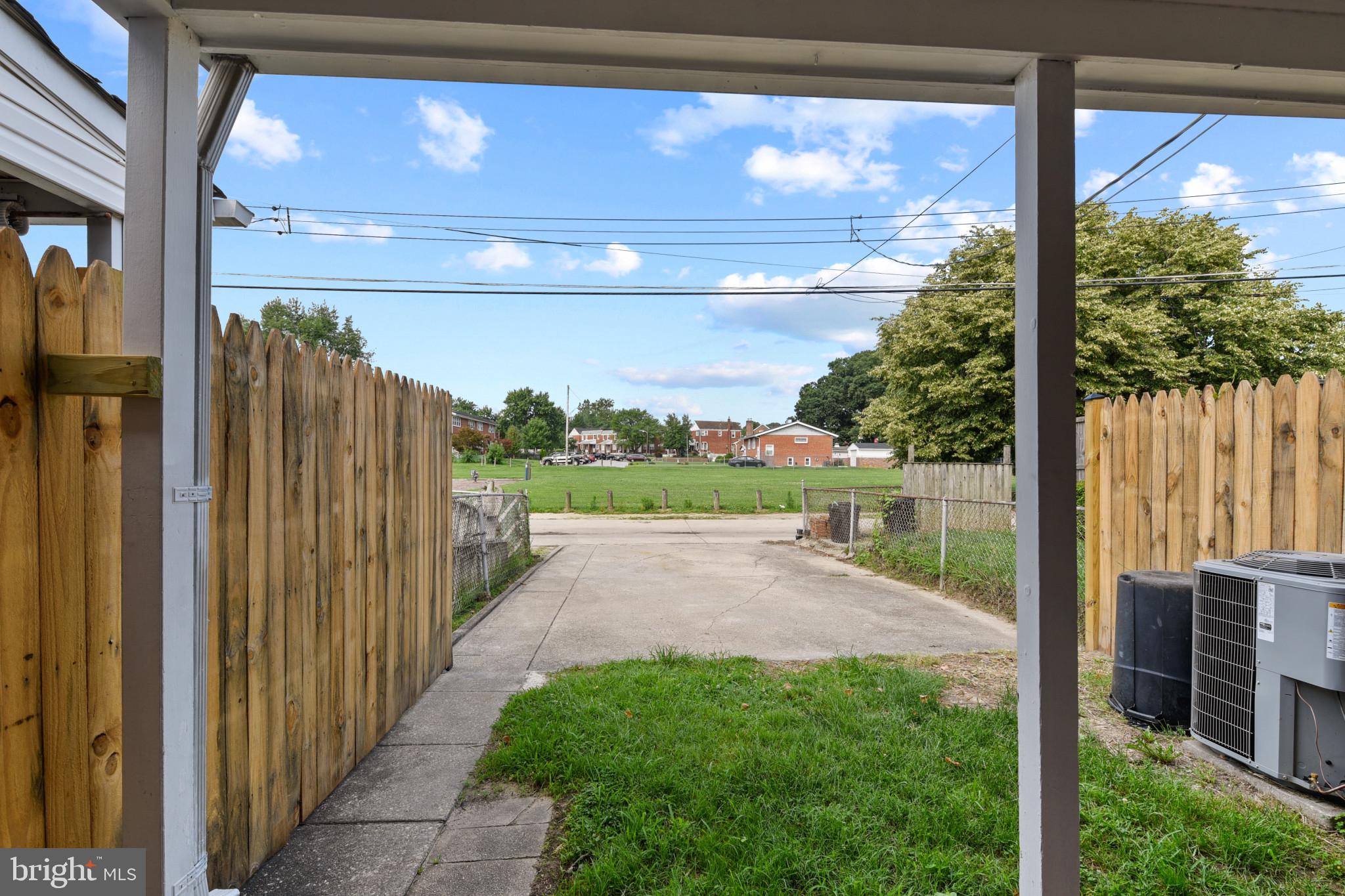 BEVERLY HILLS - Residential Lease