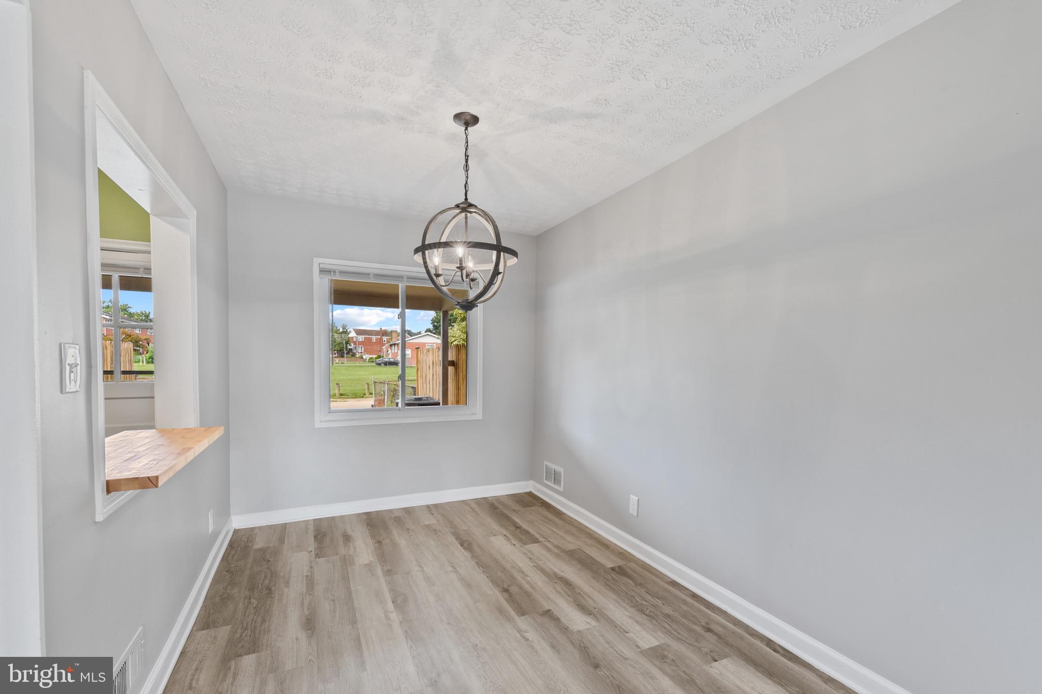 BEVERLY HILLS - Residential Lease