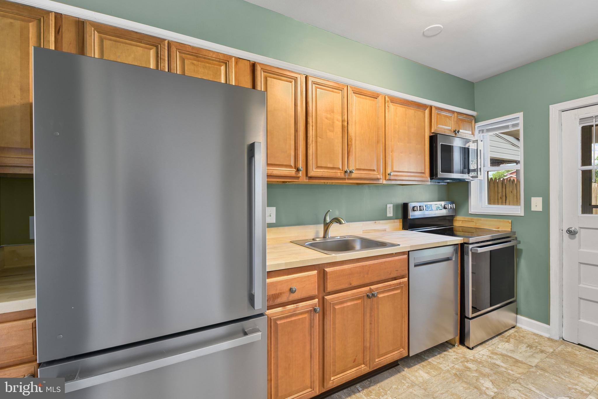 BEVERLY HILLS - Residential Lease