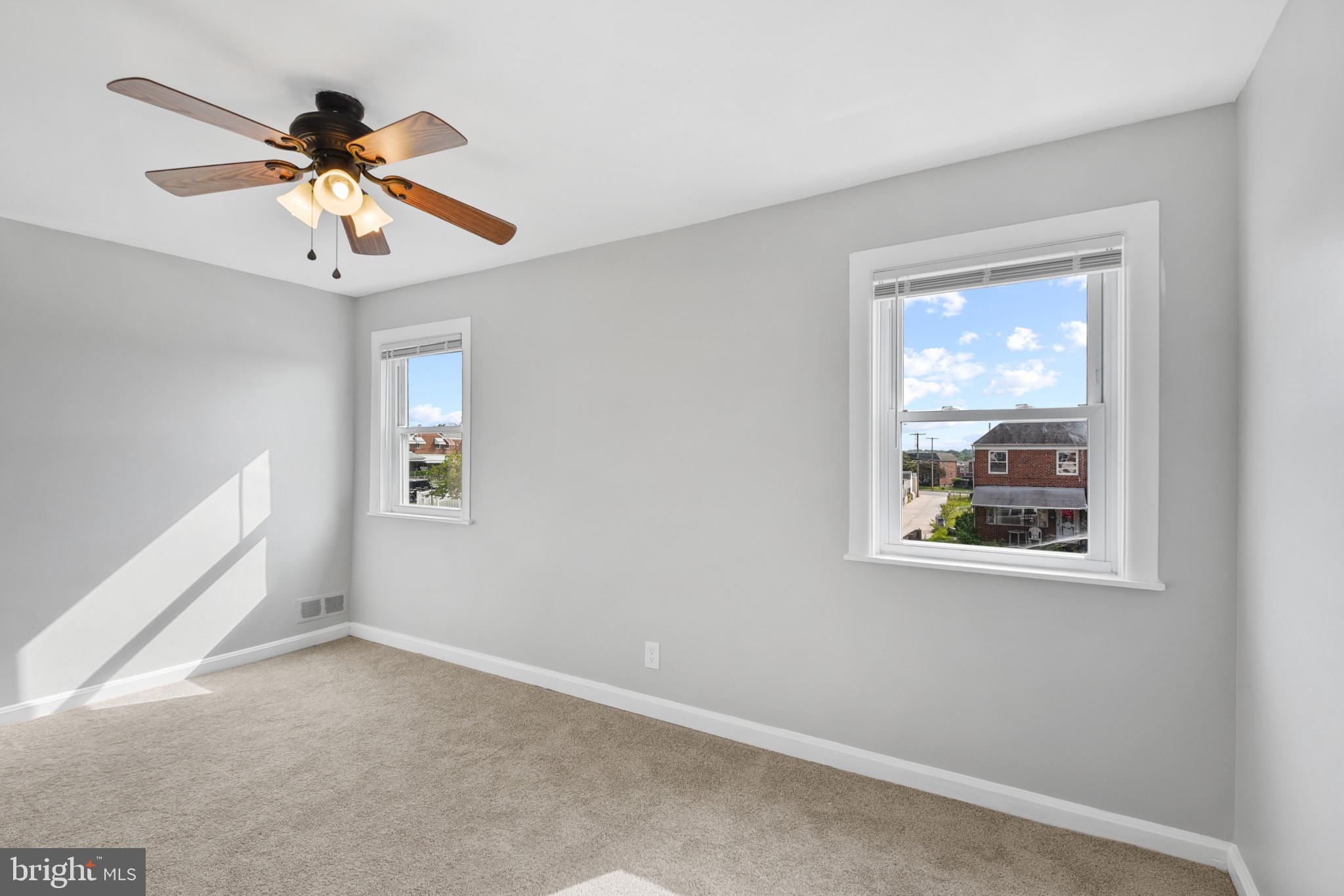 BEVERLY HILLS - Residential Lease