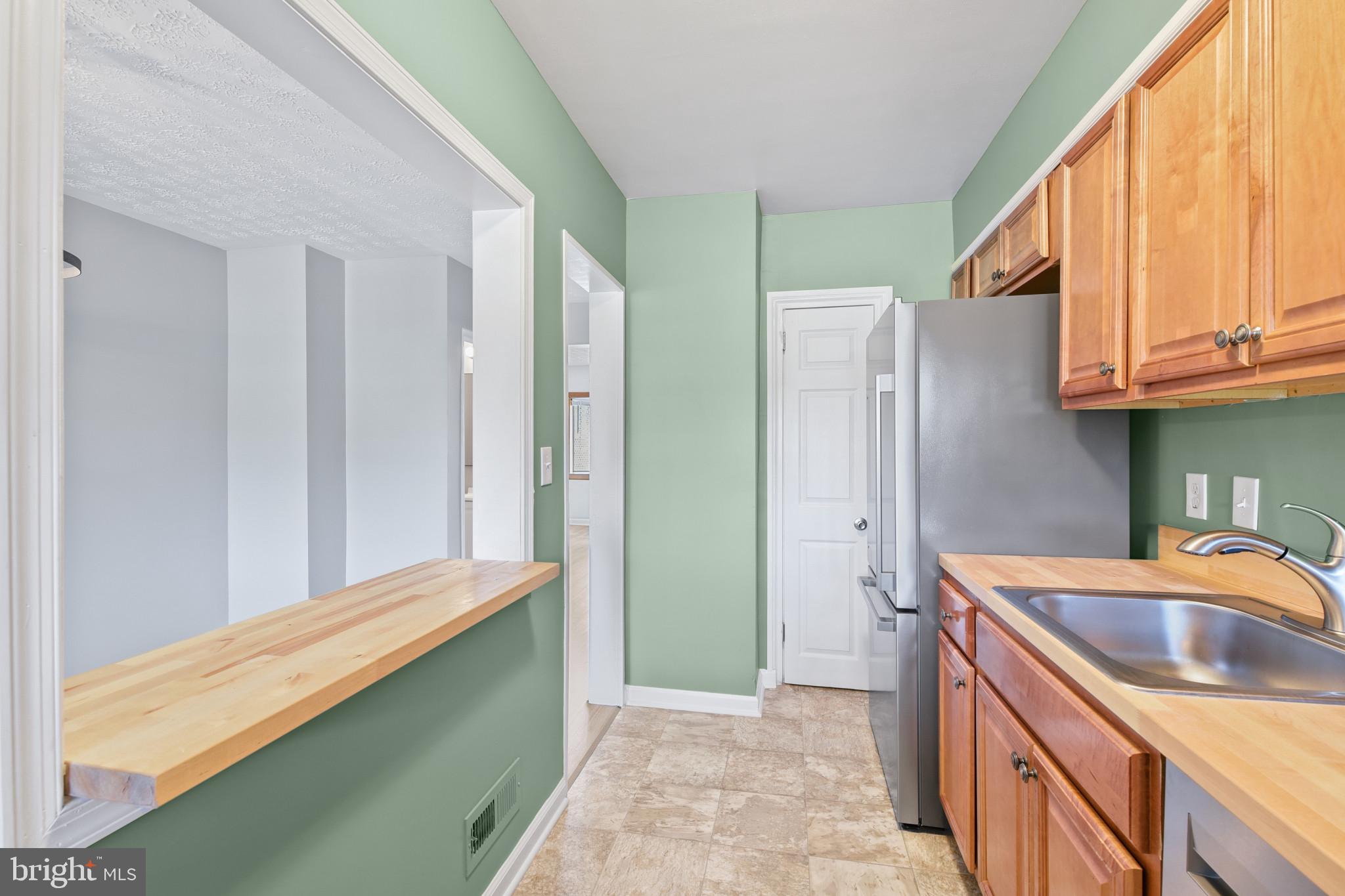 BEVERLY HILLS - Residential Lease