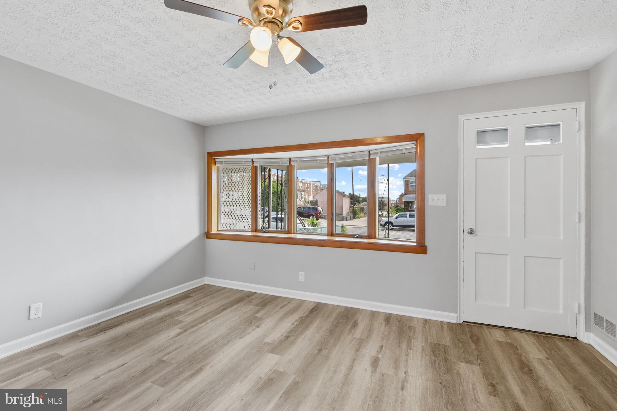 BEVERLY HILLS - Residential Lease