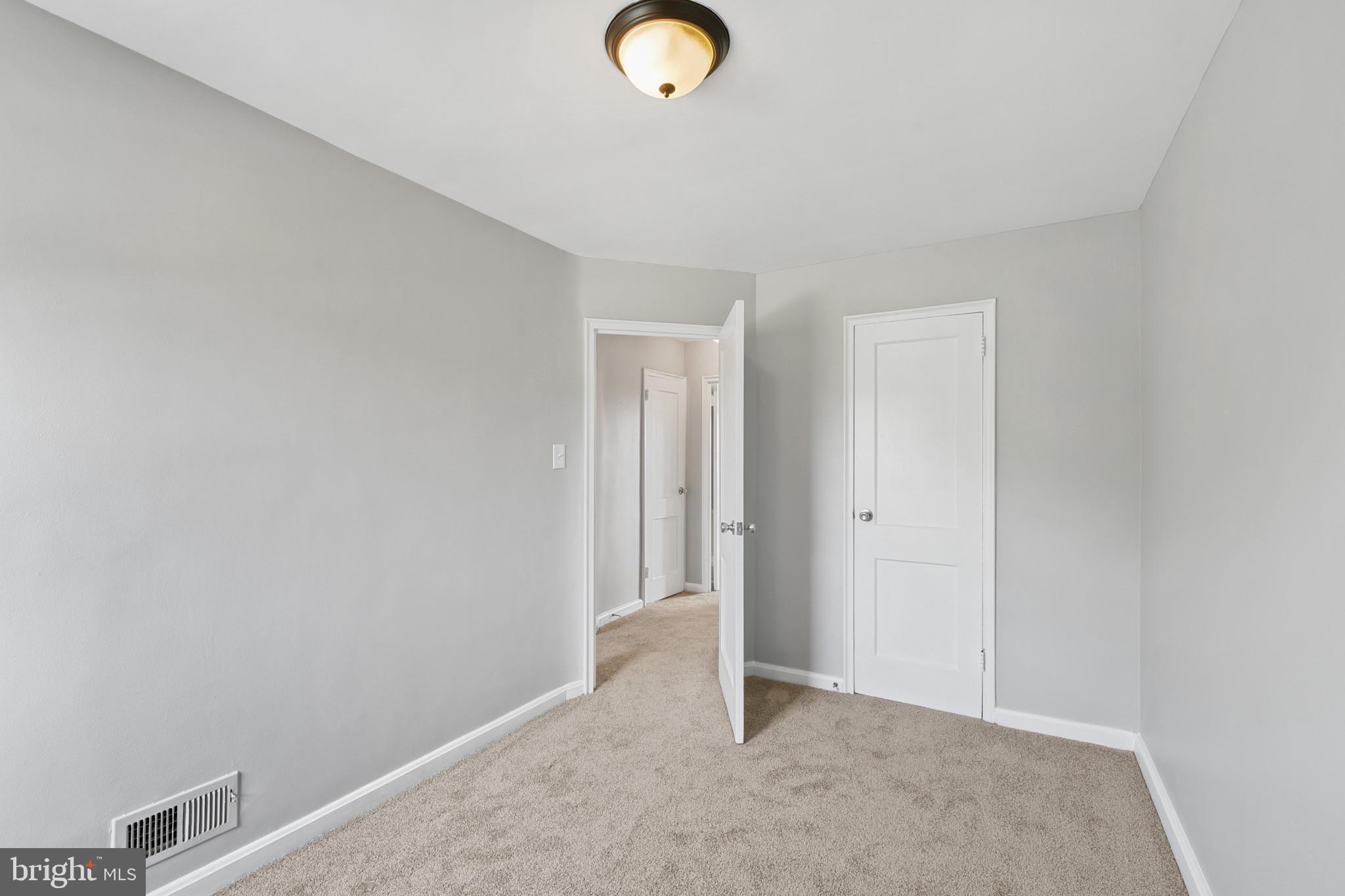 BEVERLY HILLS - Residential Lease