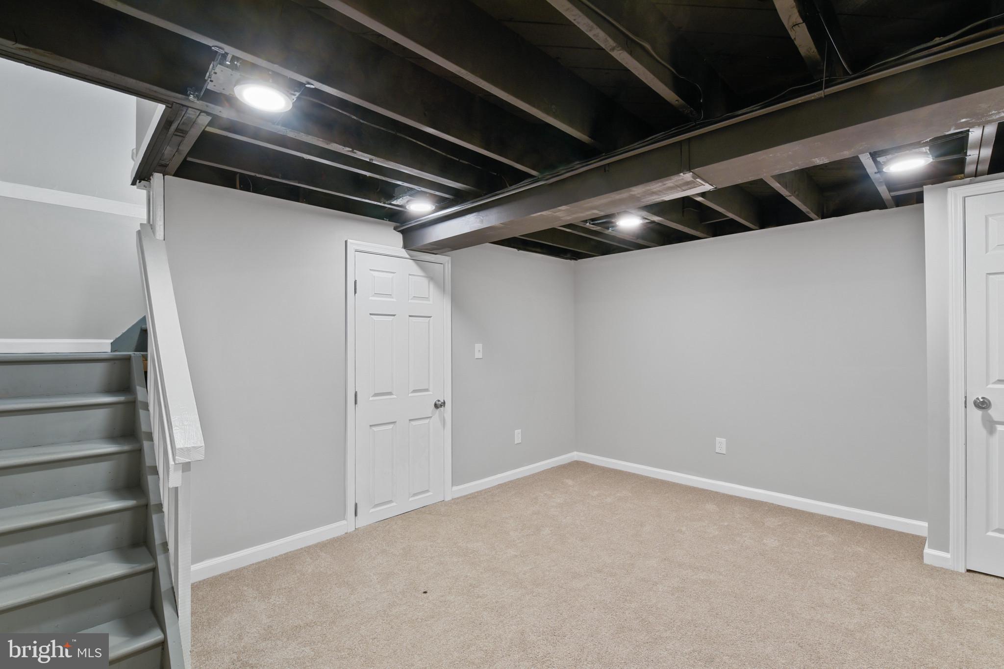 BEVERLY HILLS - Residential Lease