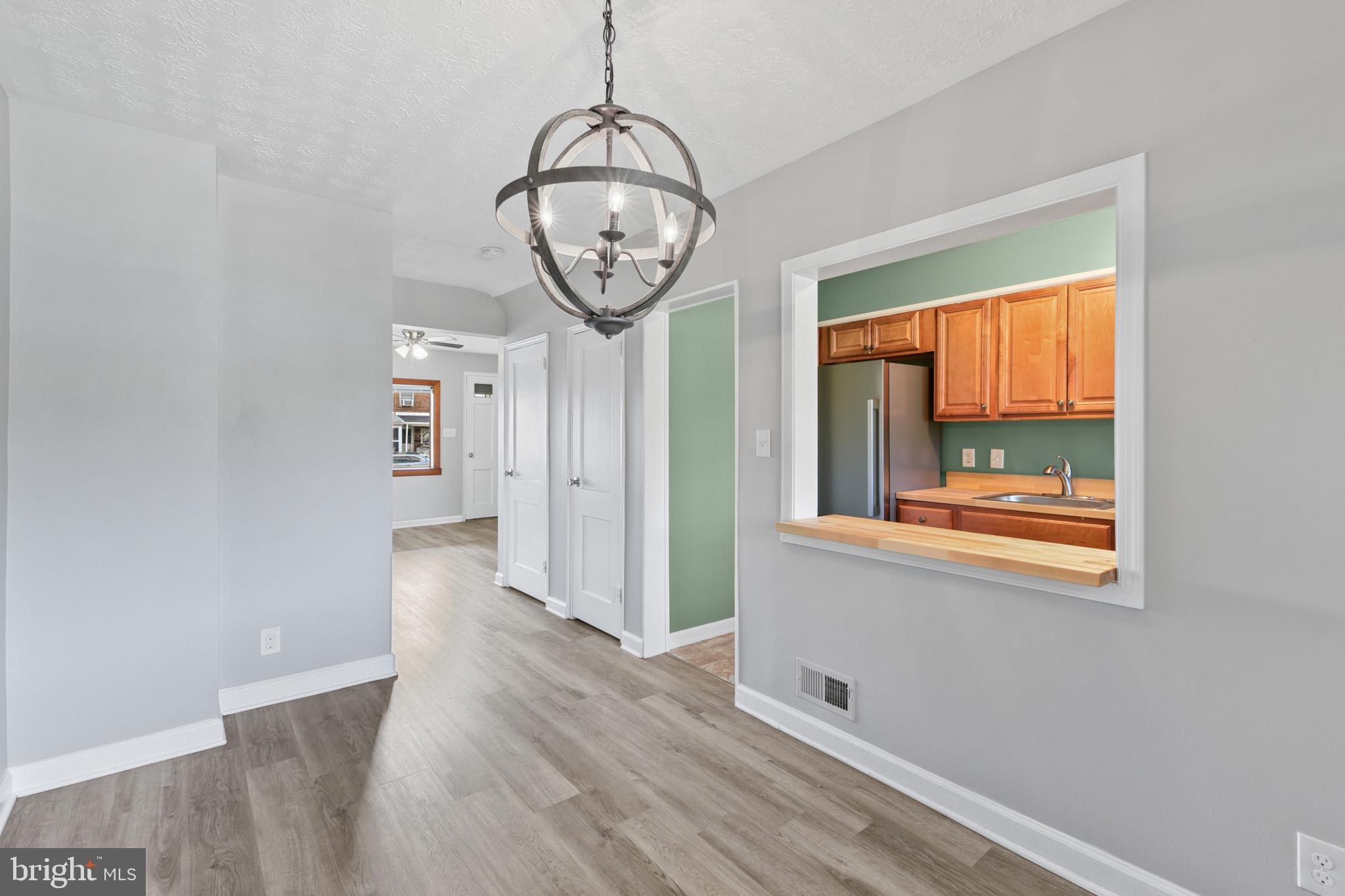 BEVERLY HILLS - Residential Lease