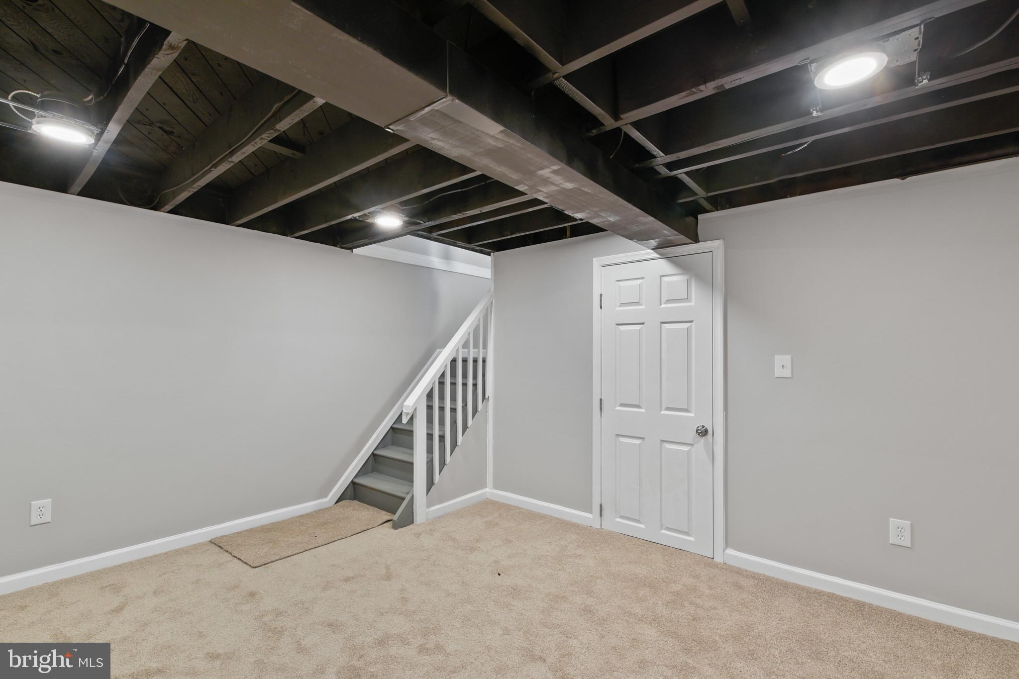 BEVERLY HILLS - Residential Lease