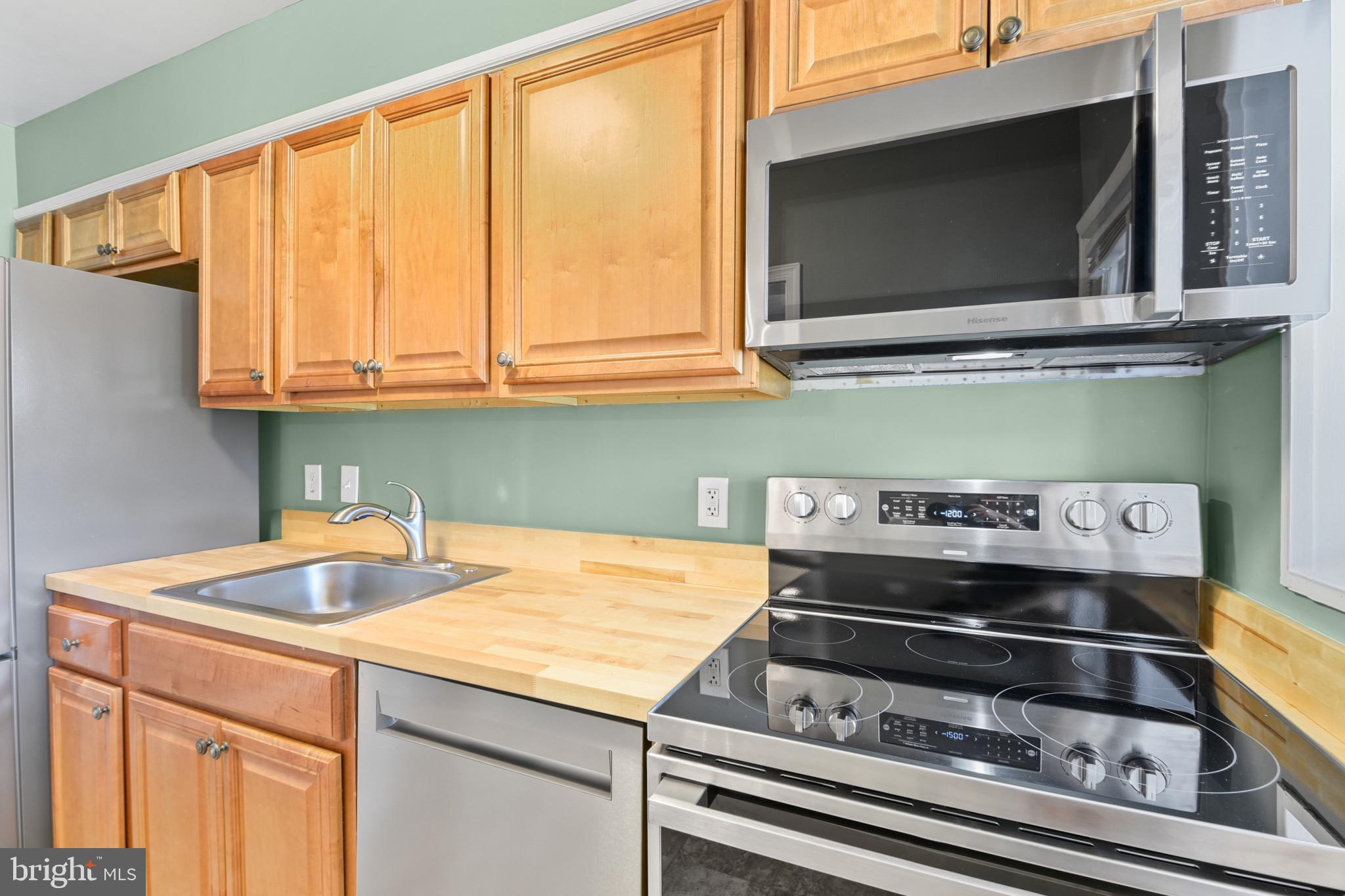 BEVERLY HILLS - Residential Lease