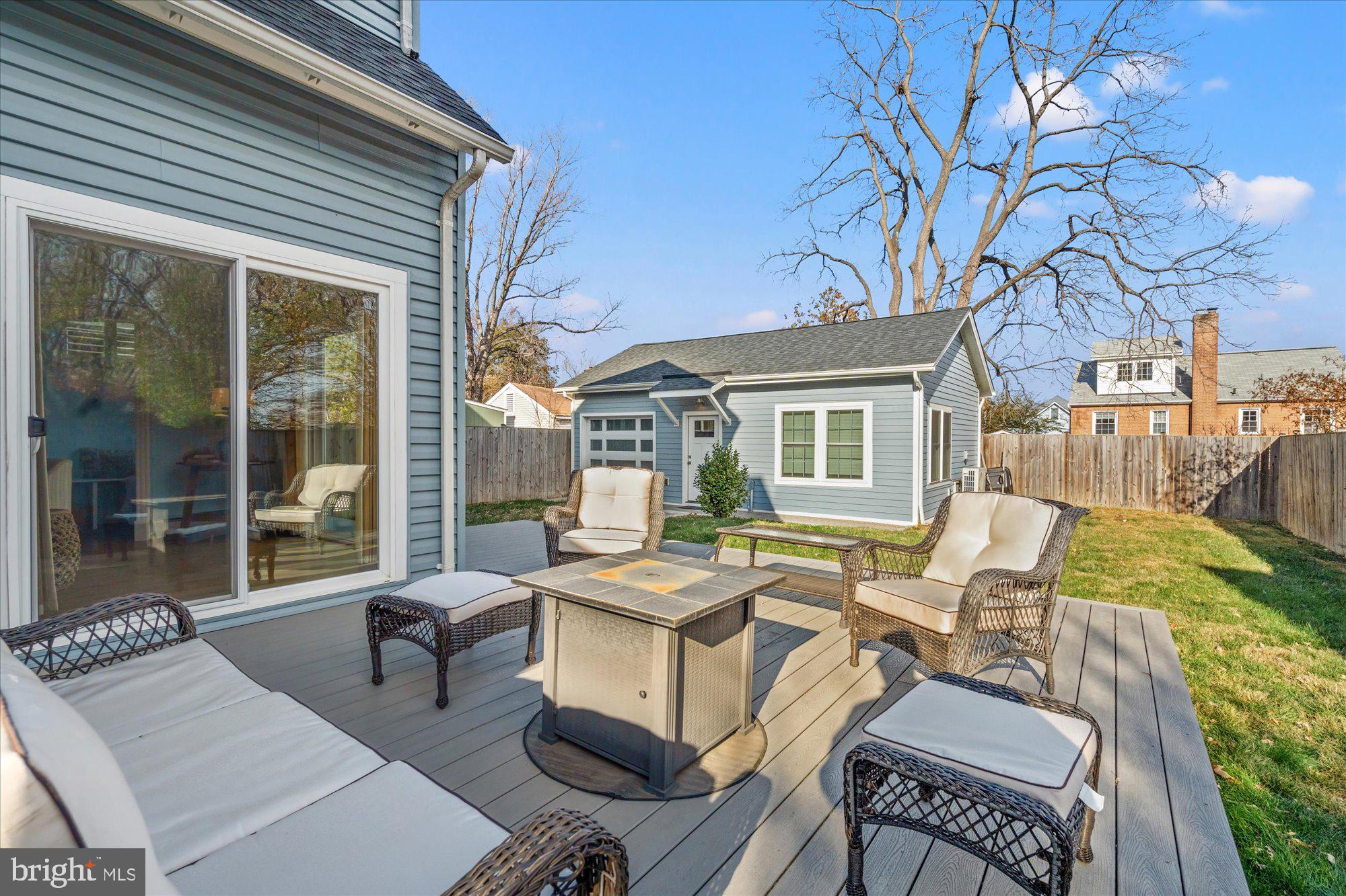 ST ELMO - Residential