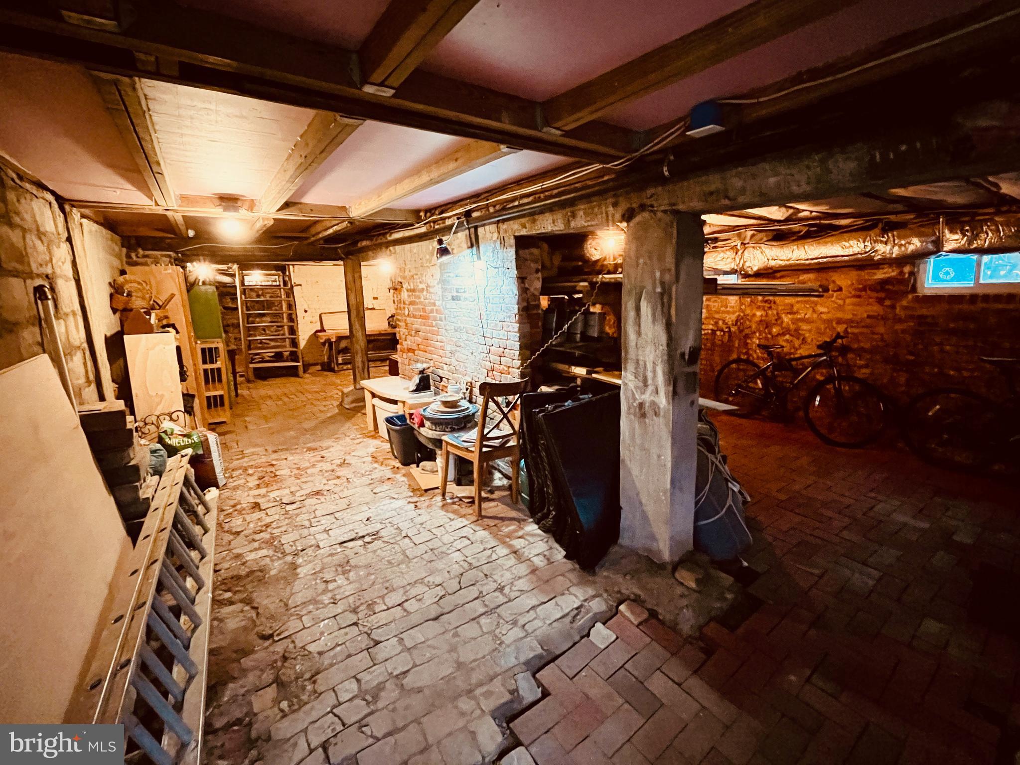 HISTORIC DISTRICT - Residential Lease